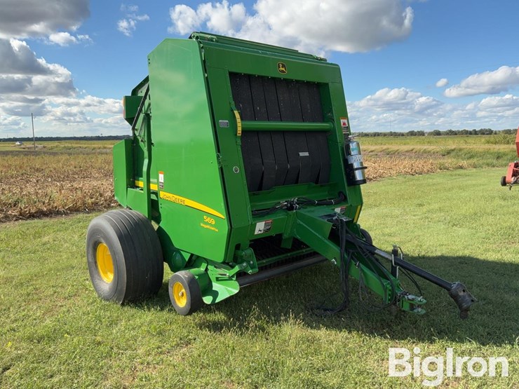 2015-john-deere-569-image-1