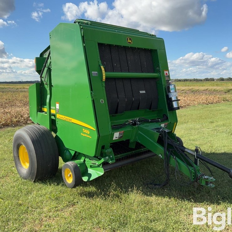 2015 JOHN DEERE 569