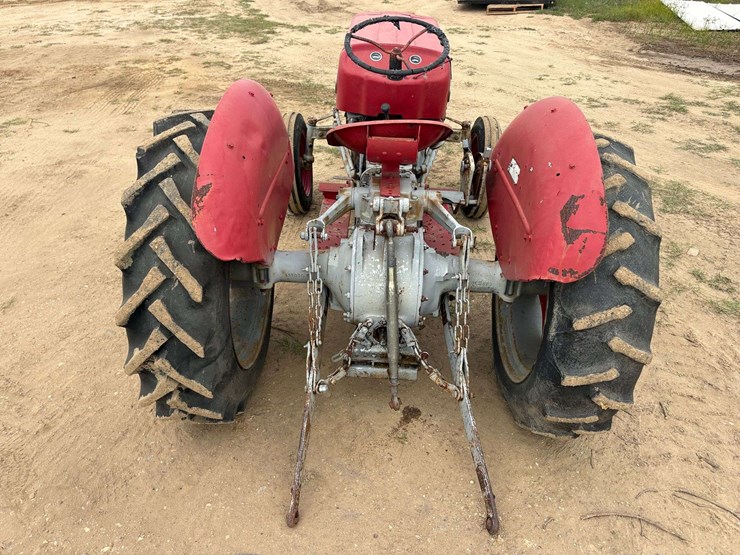 massey-ferguson-135-image-6