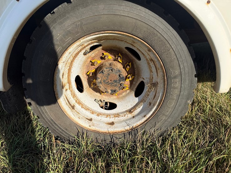 2015-ford-f550-image-58