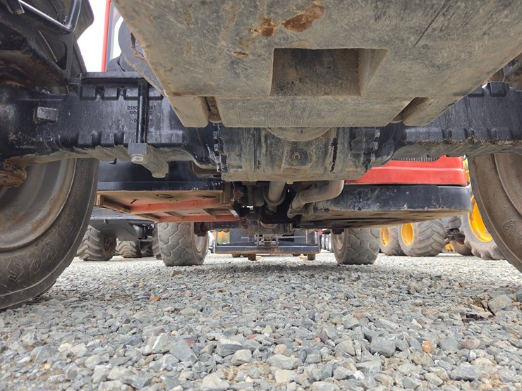 2010-jlg-g10-55a-image-27