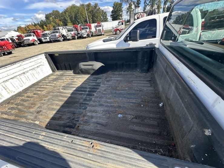 2005-ford-f350-xl-image-18