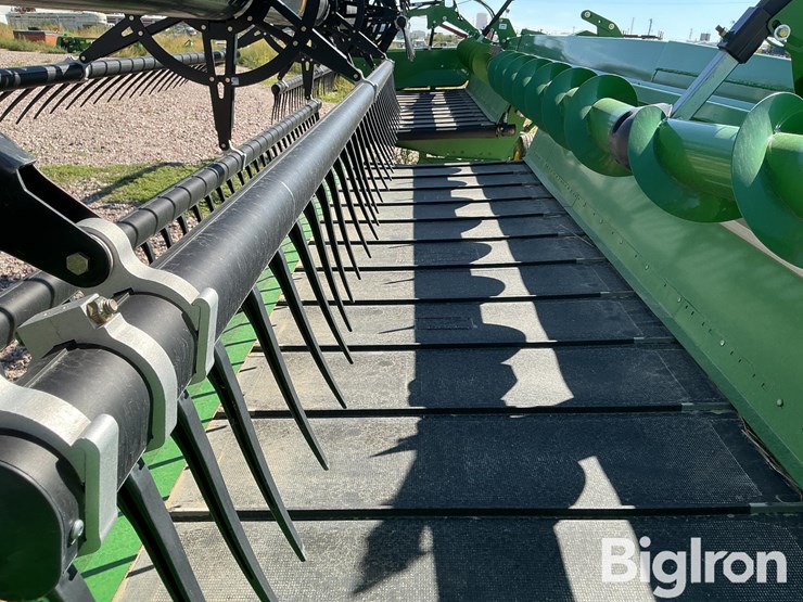 2021-john-deere-530d-image-13