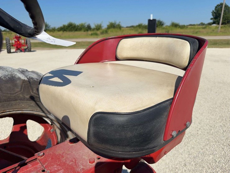 farmall-560-image-35