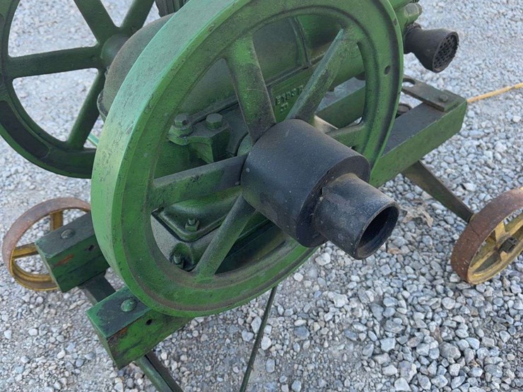 john-deere-112-image-14