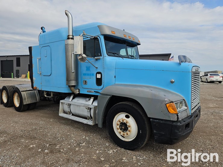 2000-freightliner-fld120-image-3