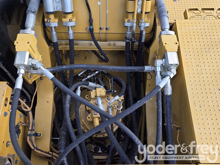2022-caterpillar-336-image-47