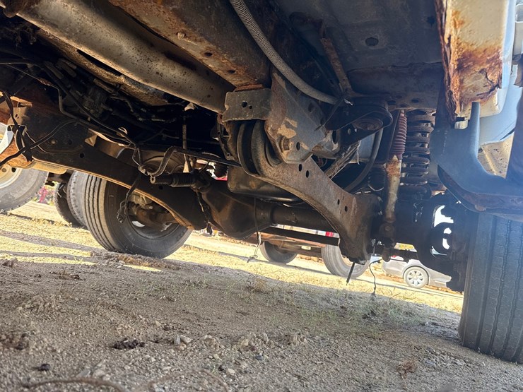 2010-ford-f550-xlt-image-28