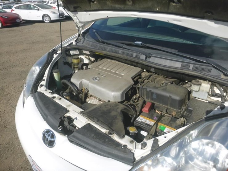 2008-toyota-sienna-image-13