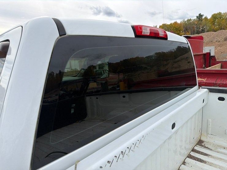 2019-chevrolet-silverado-1500-image-19