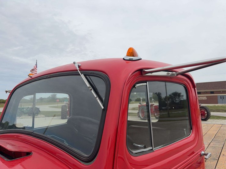 1951-mack-a30-image-56