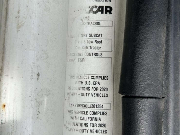 2020-kenworth-t680-image-19