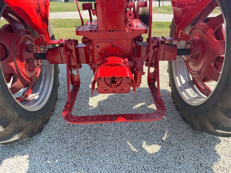 farmall-350-image-45