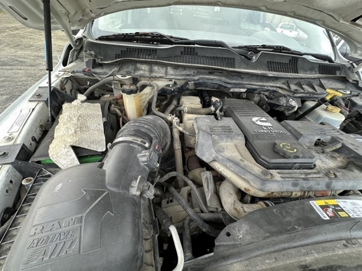 2014-dodge-3500-image-24