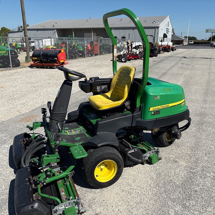 2021 JOHN DEERE 2400