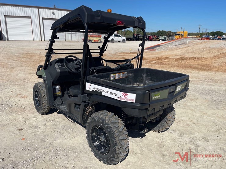 2024-john-deere-gator-image-5