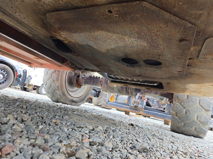 2010-jlg-g10-55a-image-29