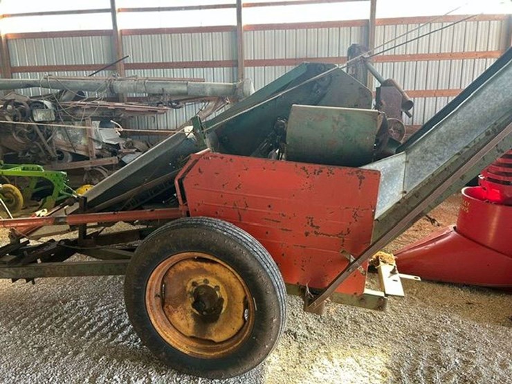 new-idea-2-wide-row-corn-picker-image-1