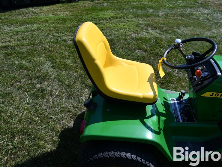 john-deere-300-image-15