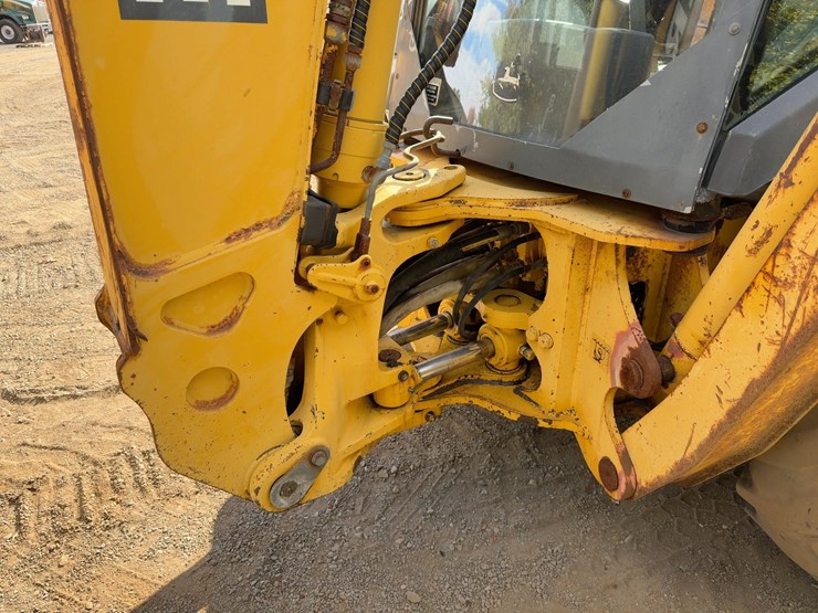 2002-deere-410g-image-22