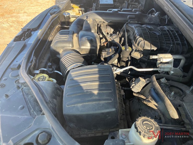 2013-jeep-grand-cherokee-limited-image-17