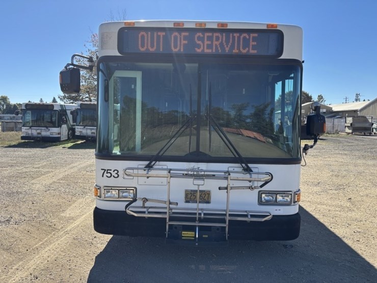 2010-gillig-35'-transit-bus-image-8
