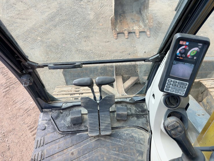 2015-kobelco-sk140sr-lc-3-image-41