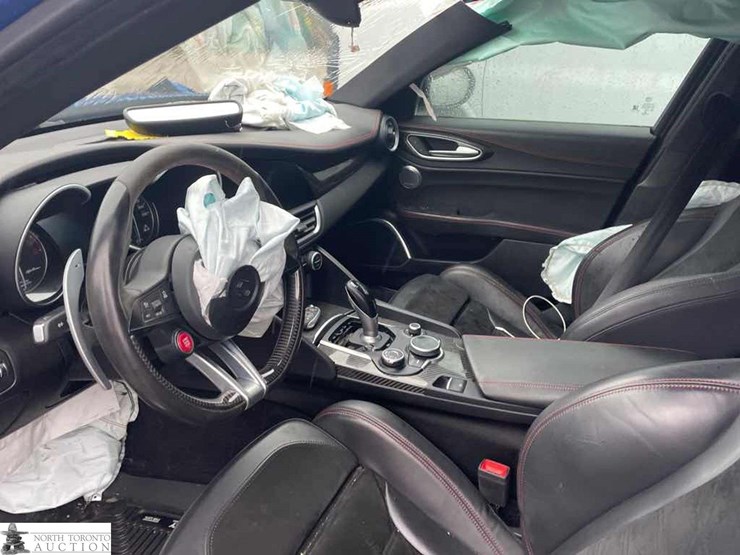 non-operable-2018-alfa-r-giulia-quadrifogli-image-47