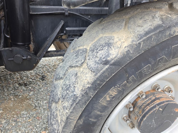 2010-jlg-g10-55a-image-55