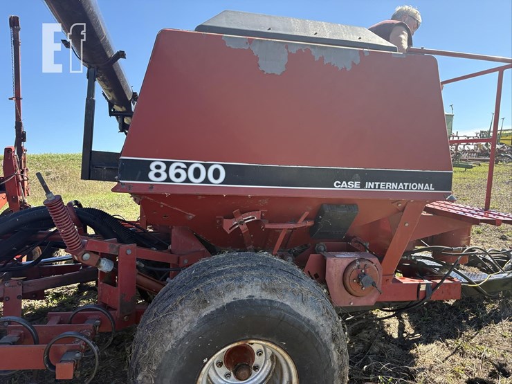 case-ih-8600-image-18