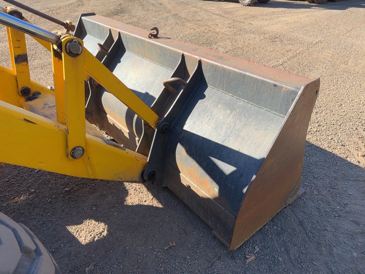 2001-jcb-214-image-11