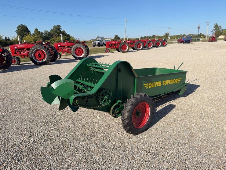 oliver-superior-manure-spreader-image-3