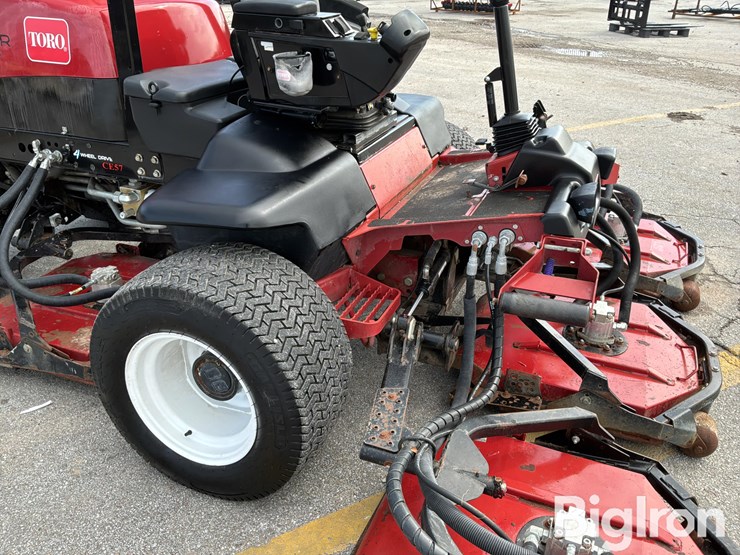 massey-ferguson-730-image-17