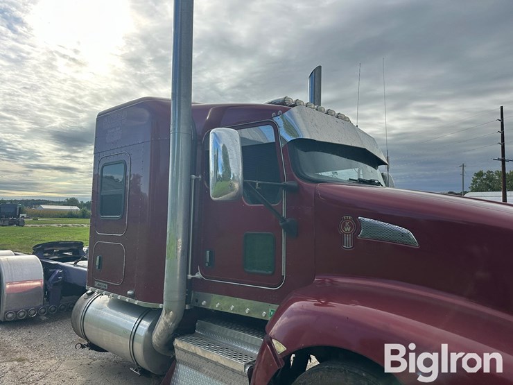 2013-kenworth-t660-image-16