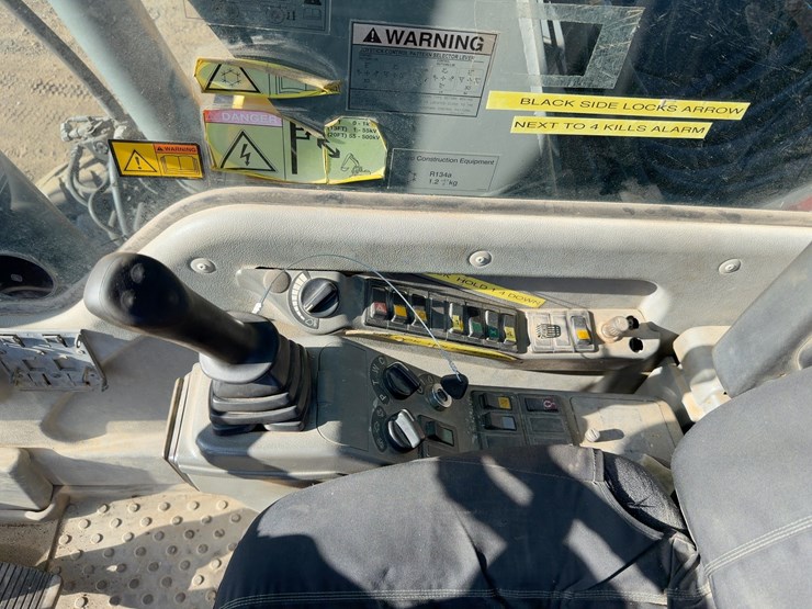 2005-volvo-ew180b-image-29