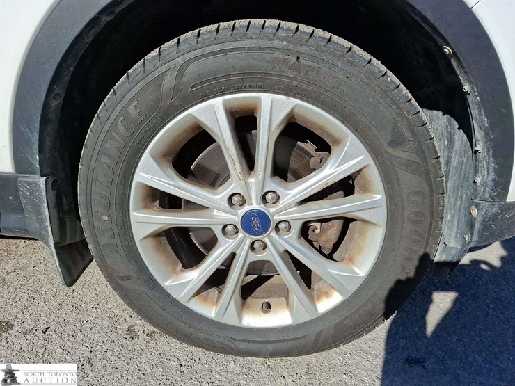 2017-ford-escape-image-19