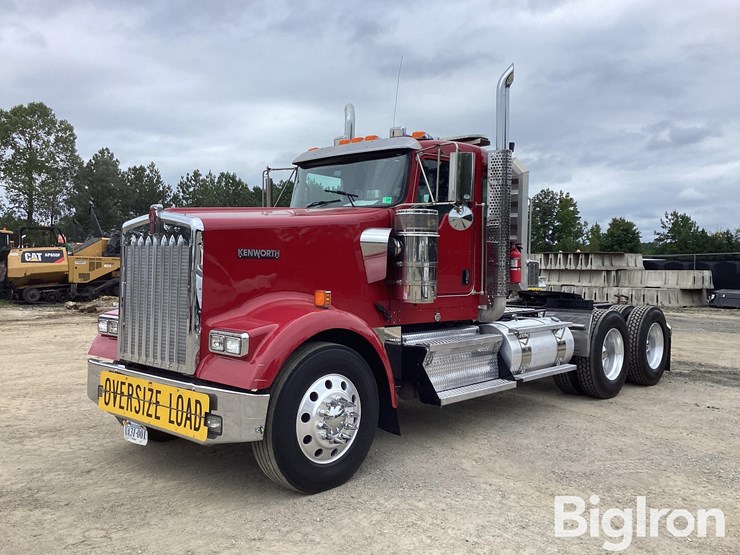 2017-kenworth-w900-image-1
