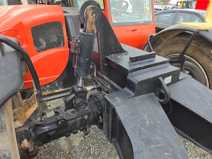 2010-jlg-g10-55a-image-17