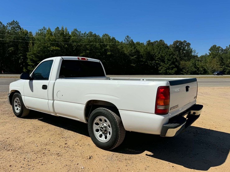gmc-sierra-1500-image-3