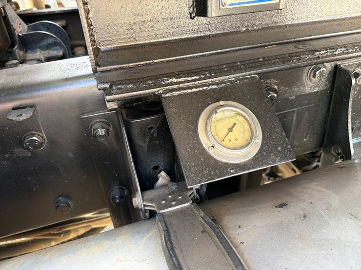 2016-kenworth-t880-image-18