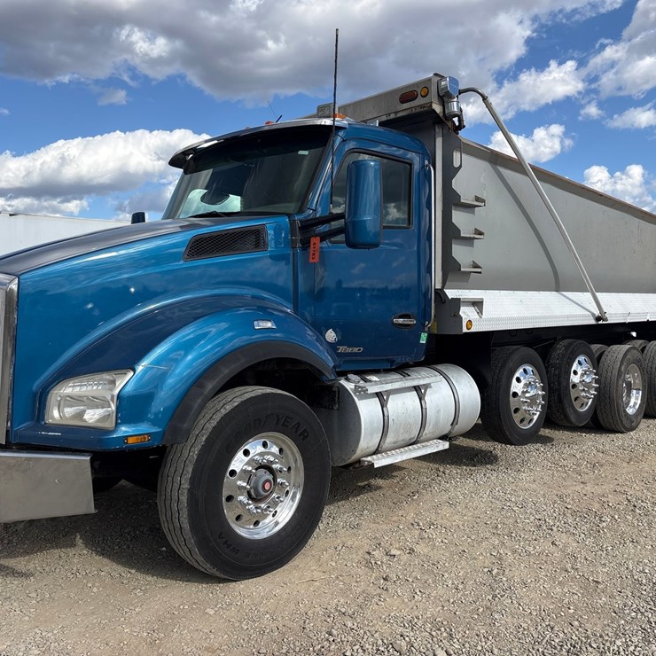 2016 KENWORTH T880