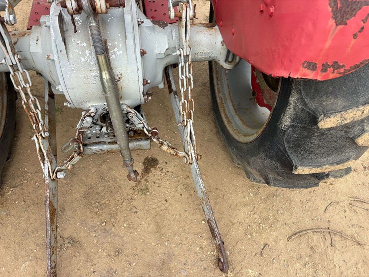 massey-ferguson-135-image-15