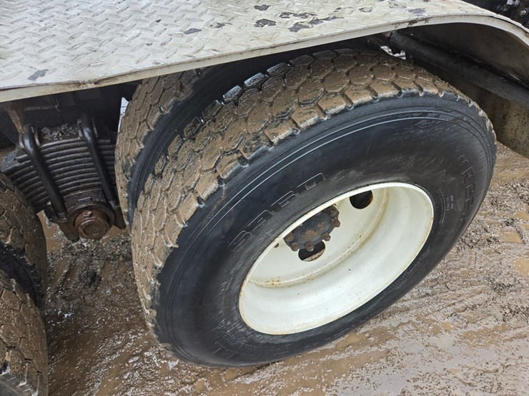 1994-mack-rd688s-image-53