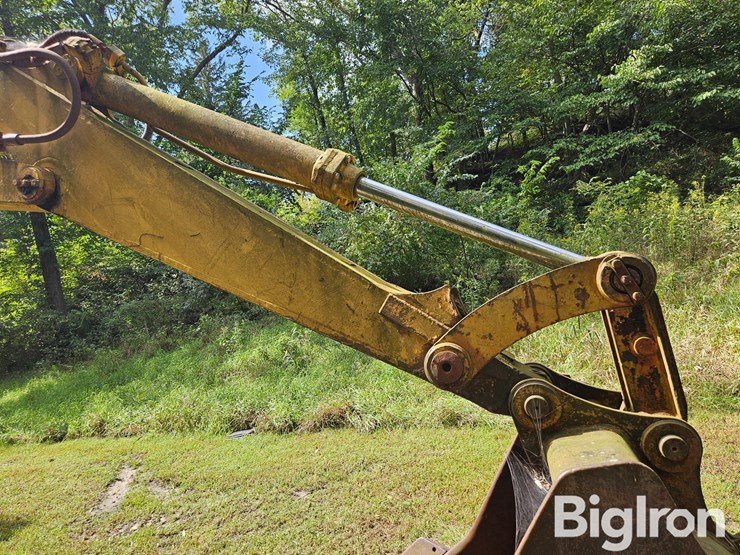 caterpillar-225-image-16