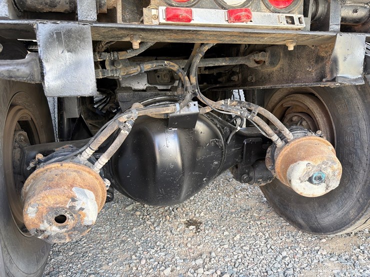 2016-kenworth-t880-image-28