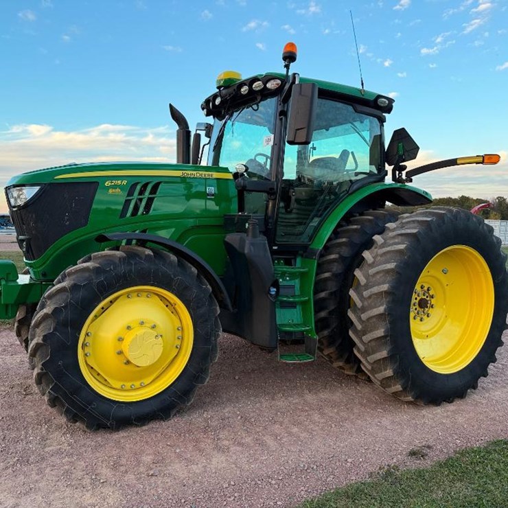 JOHN DEERE 6215R