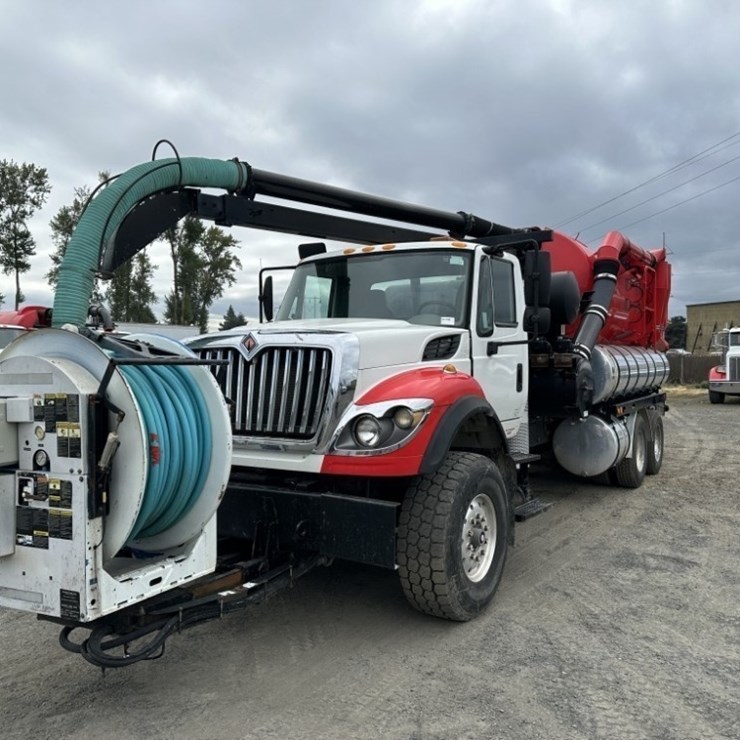 2012 VACTOR 2100