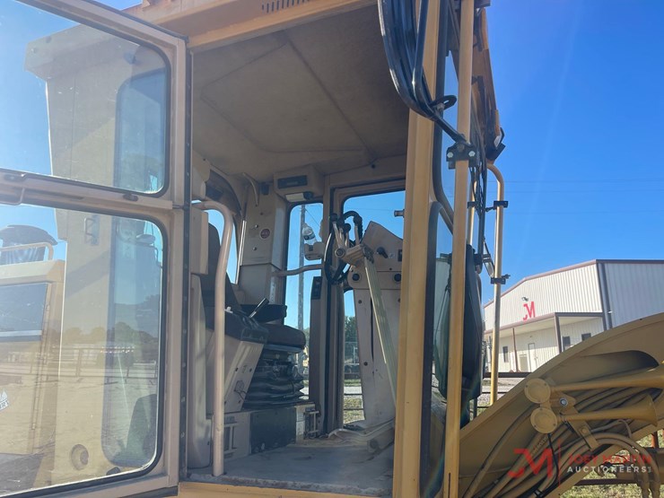 2007-caterpillar-140h-image-17