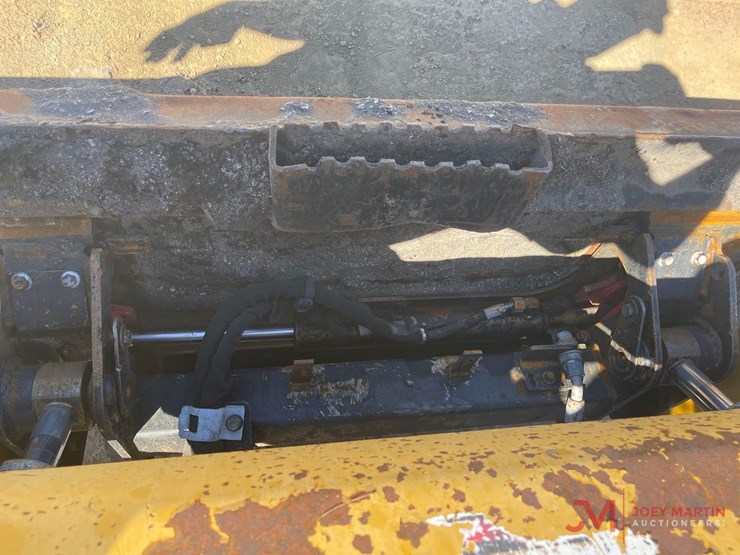 2019-caterpillar-272d3-image-14