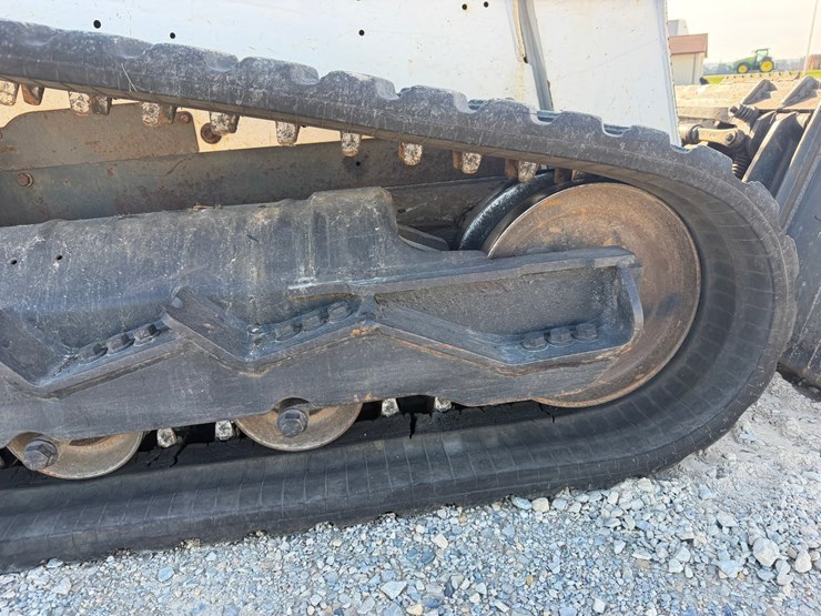 2019-bobcat-t650-image-35